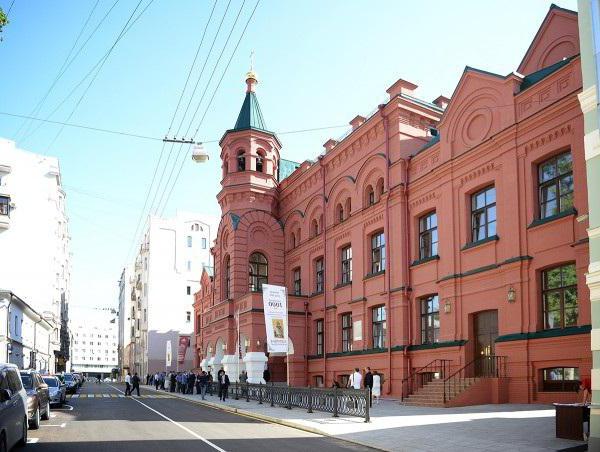 Diocees huis in Moskou: geschiedenis, betekenis, datum van de eerste wijding. Waar is het Diocesane huis in Moskou beroemd om?