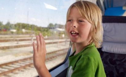 Moet u een kinderticket betalen zolang u wilt (voor een trein en een vliegtuig)? Andere kenmerken van de aanschaf van vervoersdocumenten op kinderen